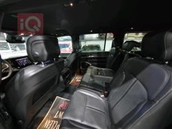 Jeep Grand Wagoneer
